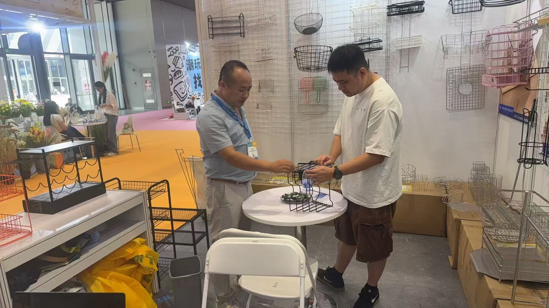 Yankun wire product booth at Shenzhen Cross-Border E-commerce Expo